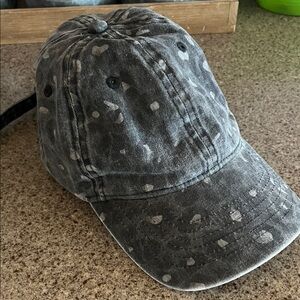 Gray cheetah women’s Cap
